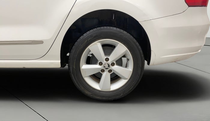 2016 Skoda Rapid AMBITION 1.6 MPI MT, Petrol, Manual, 66,557 km, Left Rear Wheel