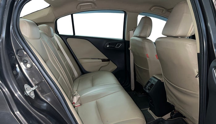 2018 Honda City 1.5L I-VTEC V MT, Petrol, Manual, 26,203 km, Right Side Rear Door Cabin