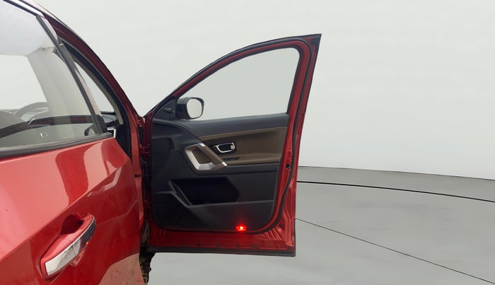 2020 Tata Harrier XZ PLUS 2.0L DUAL TONE, Diesel, Manual, 77,879 km, RHS Front Door