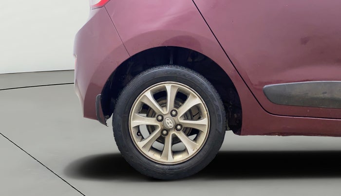 2015 Hyundai Grand i10 ASTA (O) 1.2 KAPPA VTVT, Petrol, Manual, 1,15,614 km, Right Rear Wheel