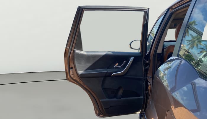 2019 Mahindra XUV500 W9 AT, Diesel, Automatic, 88,811 km, LHS Rear Door