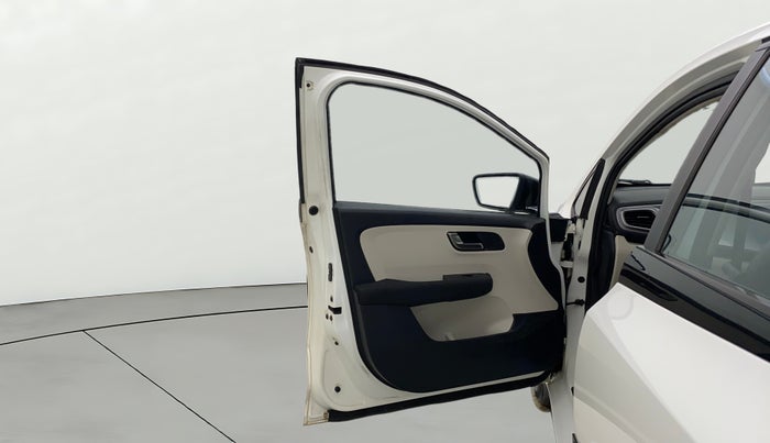 2022 Tata ALTROZ XZ PETROL, Petrol, Manual, 25,933 km, LHS Front Door