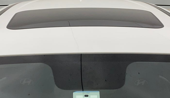 2024 Hyundai NEW I20 ASTA 1.2 MT, Petrol, Manual, 30,000 km, Moonroof/ Sunroof