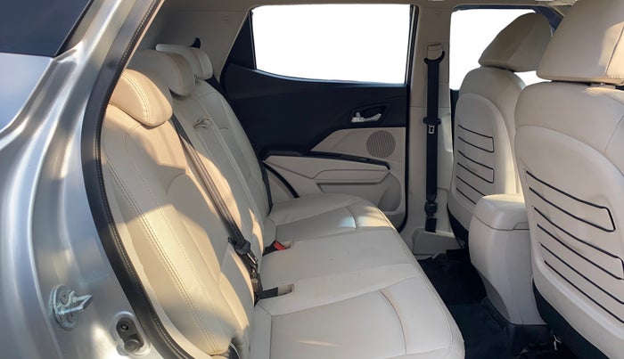 2019 Mahindra XUV300 W8 (O) 1.2 PETROL, Petrol, Manual, 66,047 km, Right Side Rear Door Cabin