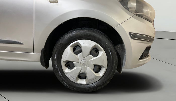 2018 Tata Tiago XT PETROL, Petrol, Manual, 71,696 km, Right Front Wheel