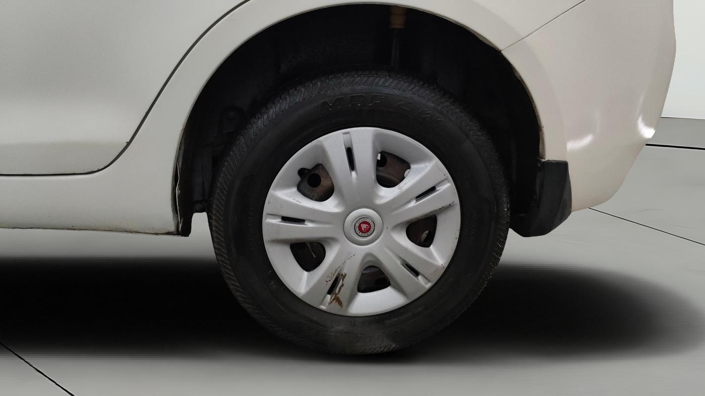 2013 Maruti Swift Dzire VDI, Diesel, Manual, 85,915 km, Left Rear Wheel
