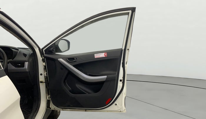 2023 Tata NEXON XMA PETROL, Petrol, Automatic, 28,958 km, RHS Front Door