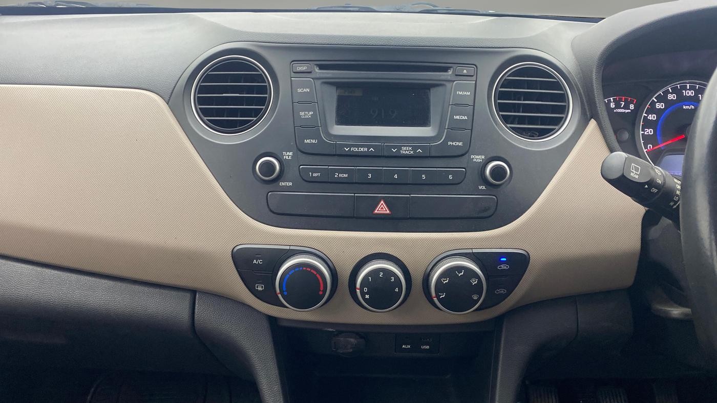2013 Hyundai Grand i10 ASTA (O) 1.2 KAPPA VTVT, Petrol, Manual, 72,843 km, Air Conditioner