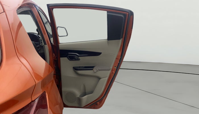 2016 Mahindra Kuv100 K6 6 STR, Petrol, Manual, 34,715 km, RHS Rear Door