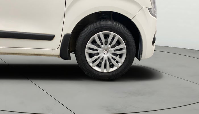 2020 Maruti New Wagon-R VXI 1.0, Petrol, Manual, 32,124 km, Right Front Wheel