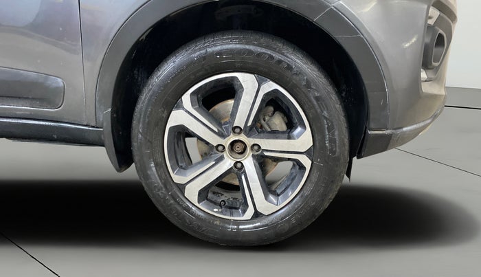 2022 Tata NEXON XZA PLUS DIESEL, Diesel, Automatic, 62,167 km, Right Front Wheel