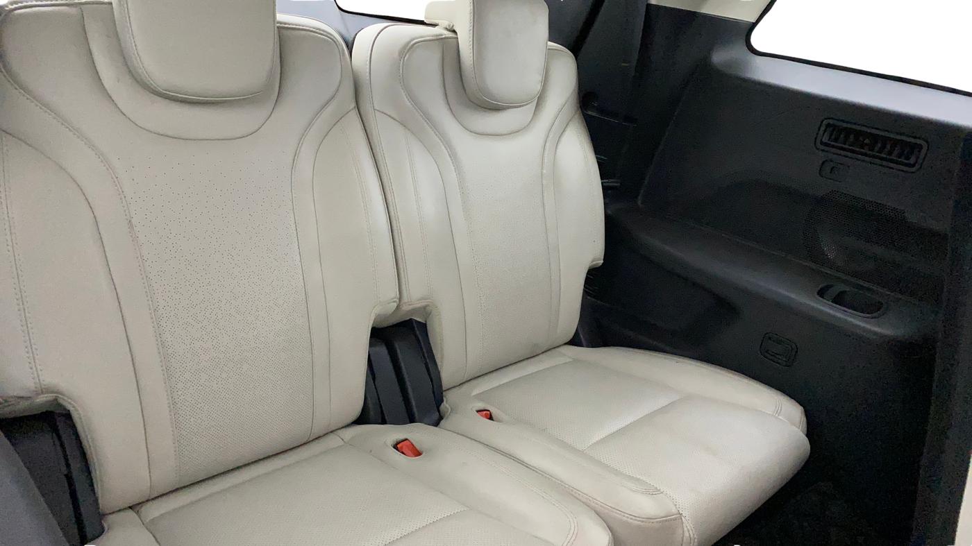 2022 Mahindra XUV700 AX 7 LUXURY D AT 7 STR, Diesel, Automatic, 1,234 km, Third Seat Row ( optional )