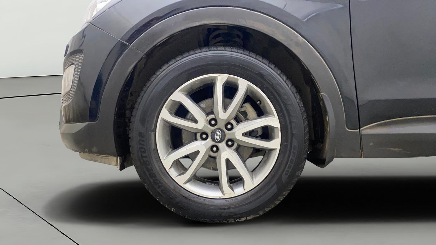 2015 Hyundai Santa Fe 4 WD AT, Diesel, Automatic, 67,536 km, Left Front Wheel