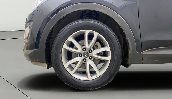 2015 Hyundai Santa Fe 4 WD AT, Diesel, Automatic, 67,583 km, Left Front Wheel