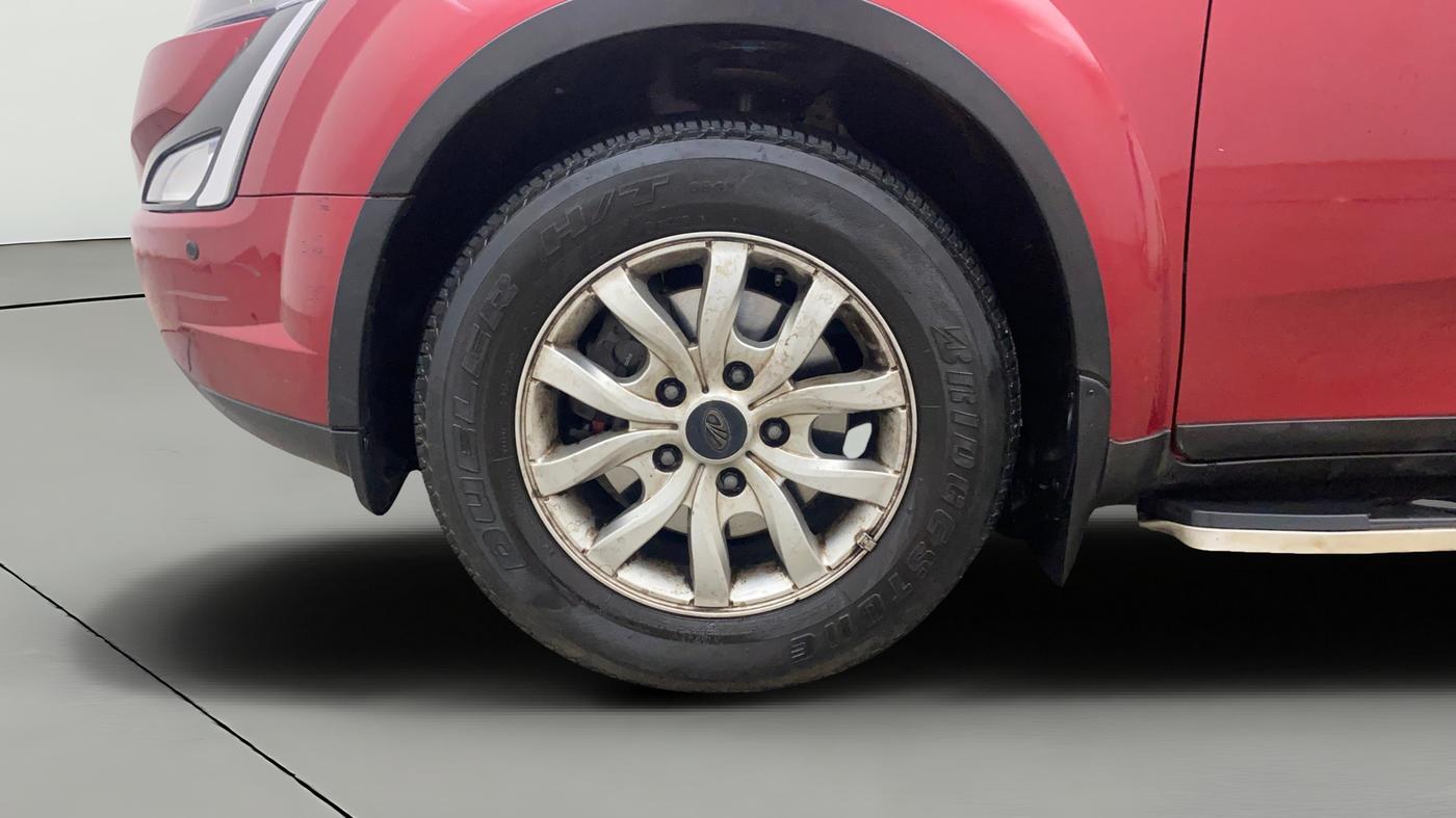 2019 Mahindra XUV500 W9 AT, Diesel, Automatic, 61,586 km, Left Front Wheel