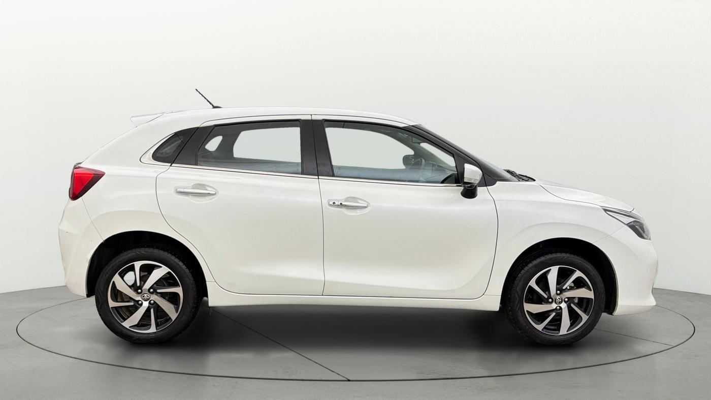 2025 Toyota Glanza V AMT, Petrol, Automatic, 13,393 km, Right Side View
