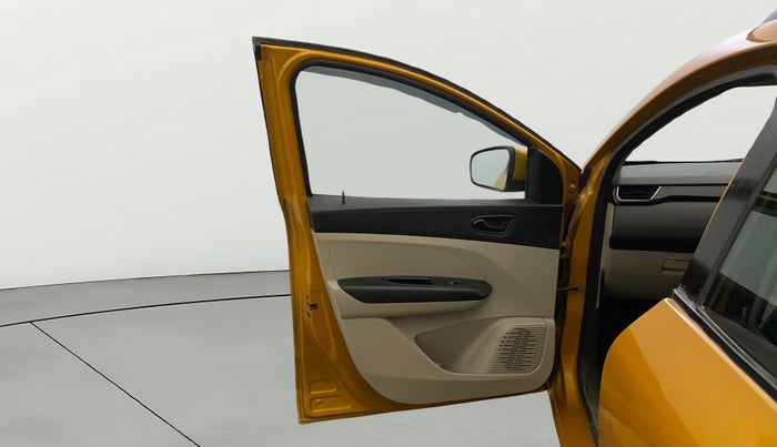 2019 Renault TRIBER RXT, CNG, Manual, 61,119 km, LHS Front Door