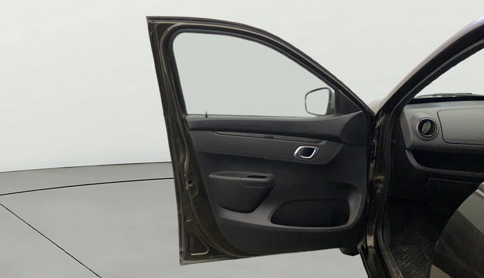 2018 Renault Kwid RXT 1.0 AMT (O), Petrol, Automatic, 62,125 km, LHS Front Door