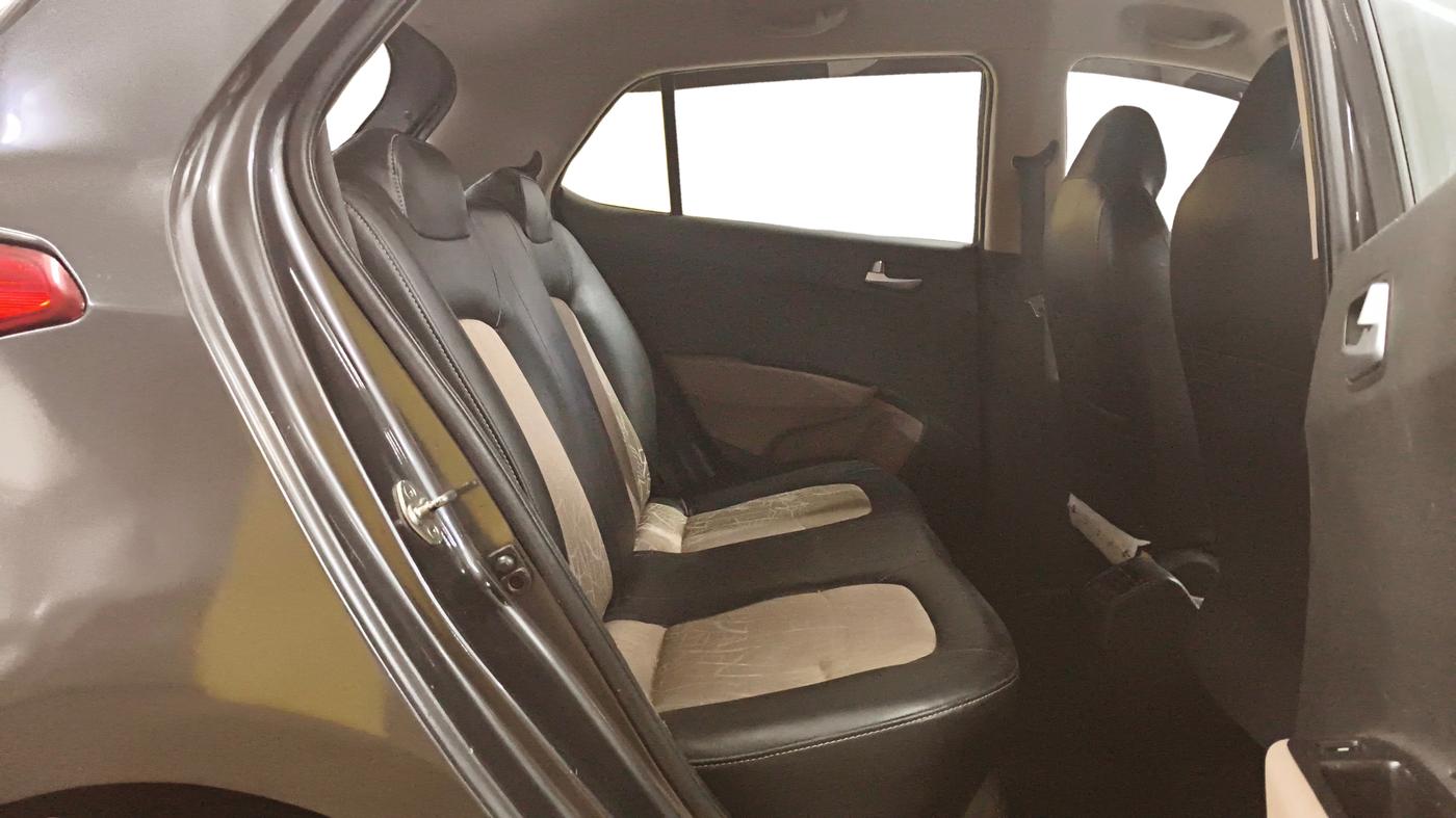 2020 Hyundai Grand i10 SPORTZ 1.2 KAPPA VTVT, CNG, Manual, 49,375 km, Right Side Rear Door Cabin