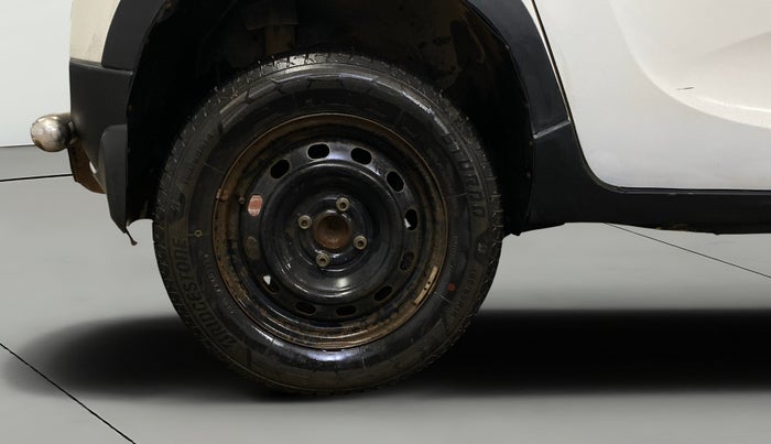 2017 Mahindra Kuv100 K8 6 STR, CNG, Manual, 31,677 km, Right Rear Wheel