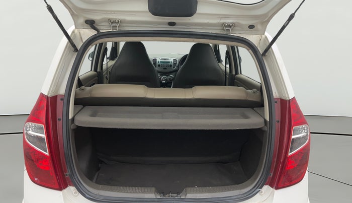 2015 Hyundai i10 SPORTZ 1.1, Petrol, Manual, 37,919 km, Boot Open Zoomed View