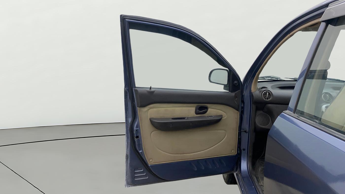 2013 Hyundai Santro Xing GLS, Petrol, Manual, 64,321 km, LHS Front Door