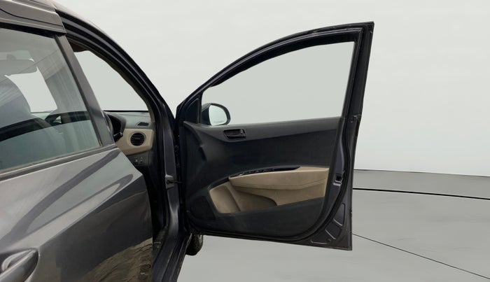 2018 Hyundai Xcent S 1.2, CNG, Manual, 73,612 km, RHS Front Door