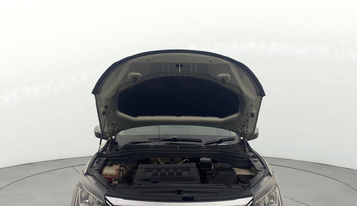 2022 Mahindra XUV700 AX 5 D MT 7 STR, Diesel, Manual, 33,379 km, Open Bonet