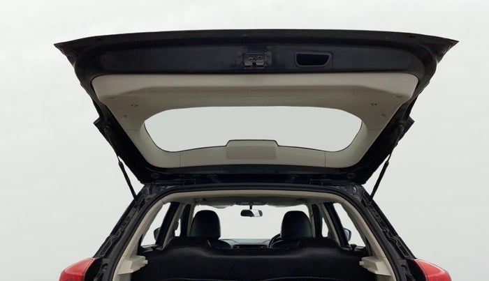 2023 Mahindra XUV300 W4 1.2 PETROL, Petrol, Manual, 52,472 km, Boot Door Open