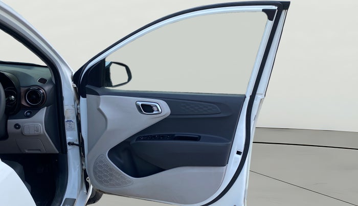 2020 Hyundai AURA SX PLUS 1.2 AMT, CNG, Automatic, 1,03,686 km, RHS Front Door