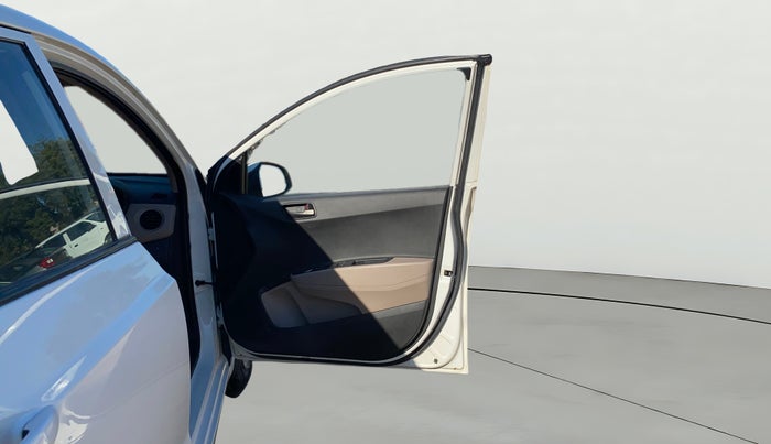 2016 Hyundai Grand i10 MAGNA 1.2 KAPPA VTVT, Petrol, Manual, 39,921 km, RHS Front Door