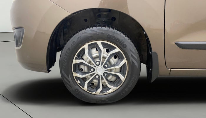 2017 Maruti Wagon R 1.0 LXI CNG, CNG, Manual, 1,04,395 km, Left Front Wheel