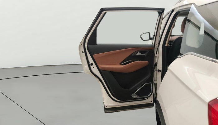 2023 MG HECTOR PLUS SAVVY PRO 1.5 TURBO CVT 7 STR, Petrol, Automatic, 44,800 km, LHS Rear Door