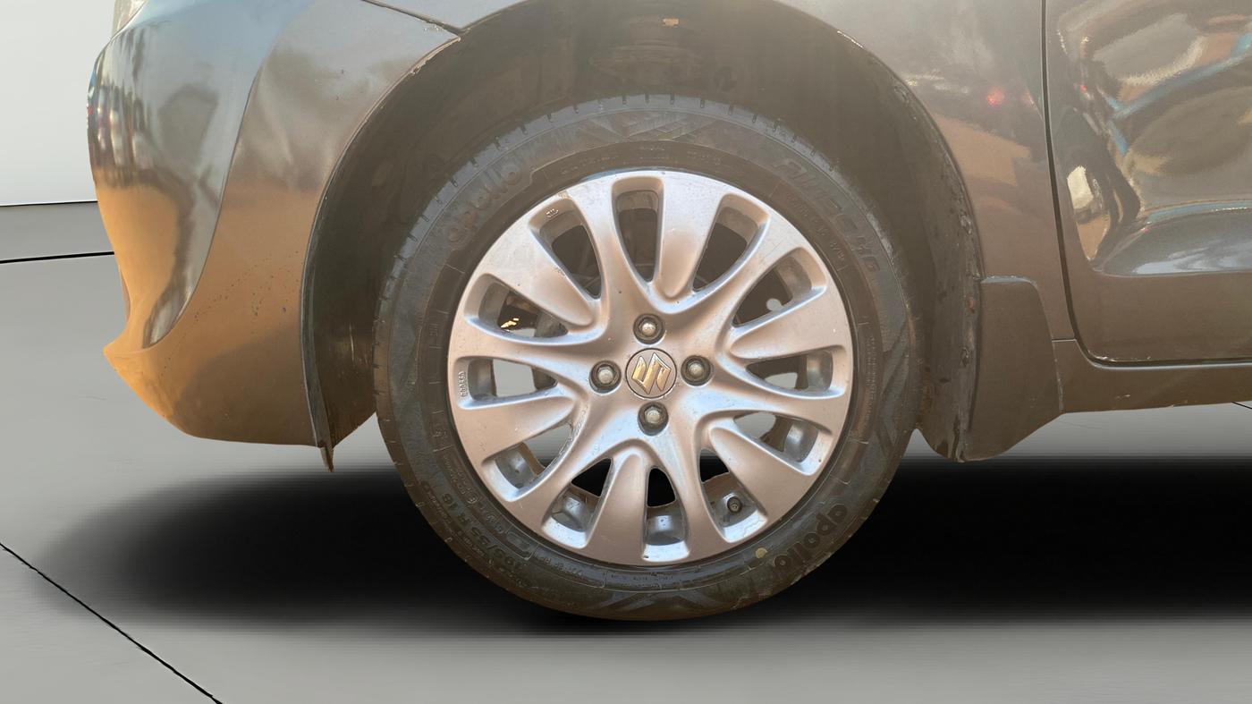 2017 Maruti Baleno ZETA PETROL 1.2, Petrol, Manual, 61,040 km, Left Front Wheel