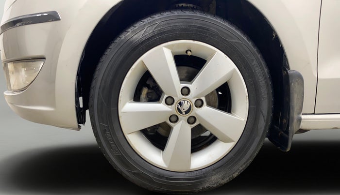 2015 Skoda Rapid 1.5 TDI CR ELEGANCE PLUS AT, Diesel, Automatic, 1,07,021 km, Left Front Wheel