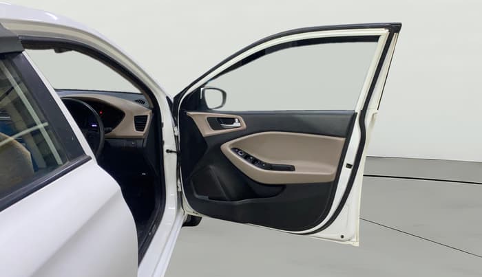 2019 Hyundai Elite i20 SPORTZ PLUS 1.2, Petrol, Manual, 1,35,371 km, RHS Front Door