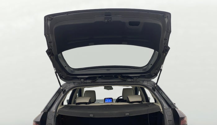 2021 Tata ALTROZ XZ PETROL, Petrol, Manual, 22,585 km, Boot Door Open