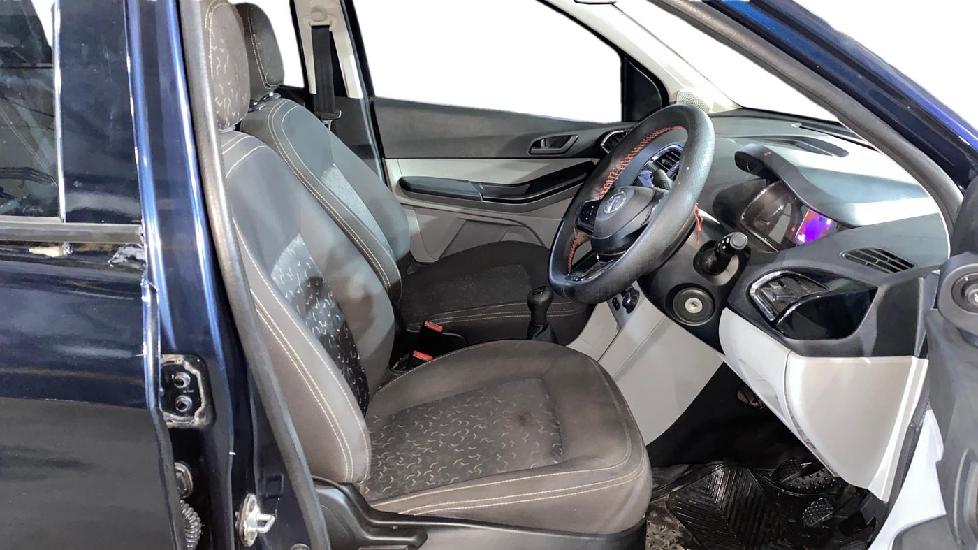 2021 Tata Tiago XT (O) PETROL, Petrol, Manual, 41,843 km, Right Side Front Door Cabin