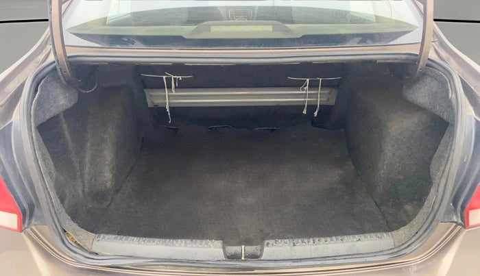 2014 Volkswagen Vento COMFORTLINE 1.5 AT, Diesel, Automatic, 82,598 km, Boot Open Zoomed View