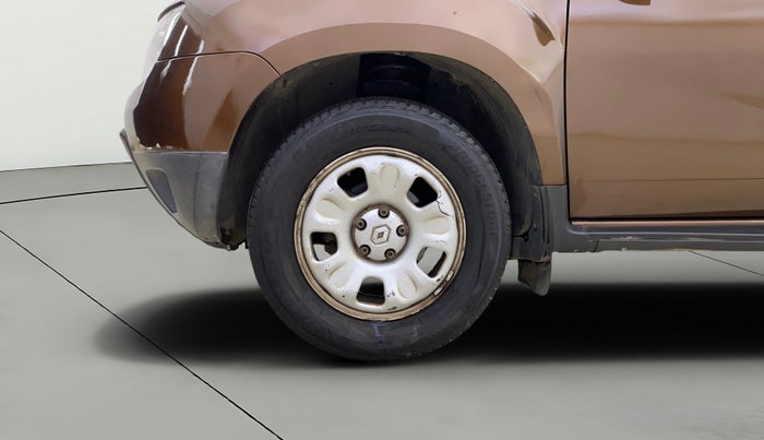 2014 Renault Duster RXL PETROL, Petrol, Manual, 66,946 km, Left Front Wheel