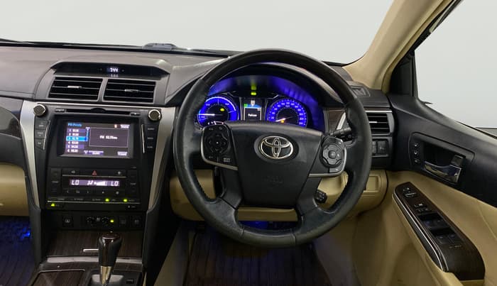 2016 Toyota Camry HYBRID, Hybrid, Automatic, 80,500 km, Steering Wheel Close Up