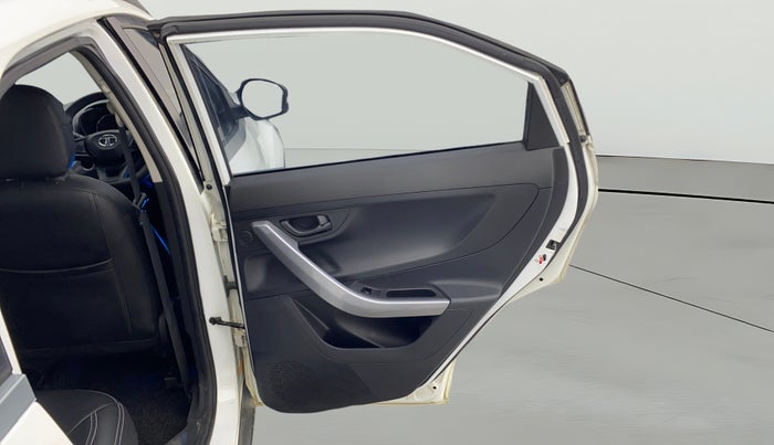 2022 Tata NEXON XM SUNROOF PETROL, Petrol, Manual, 55,868 km, RHS Rear Door