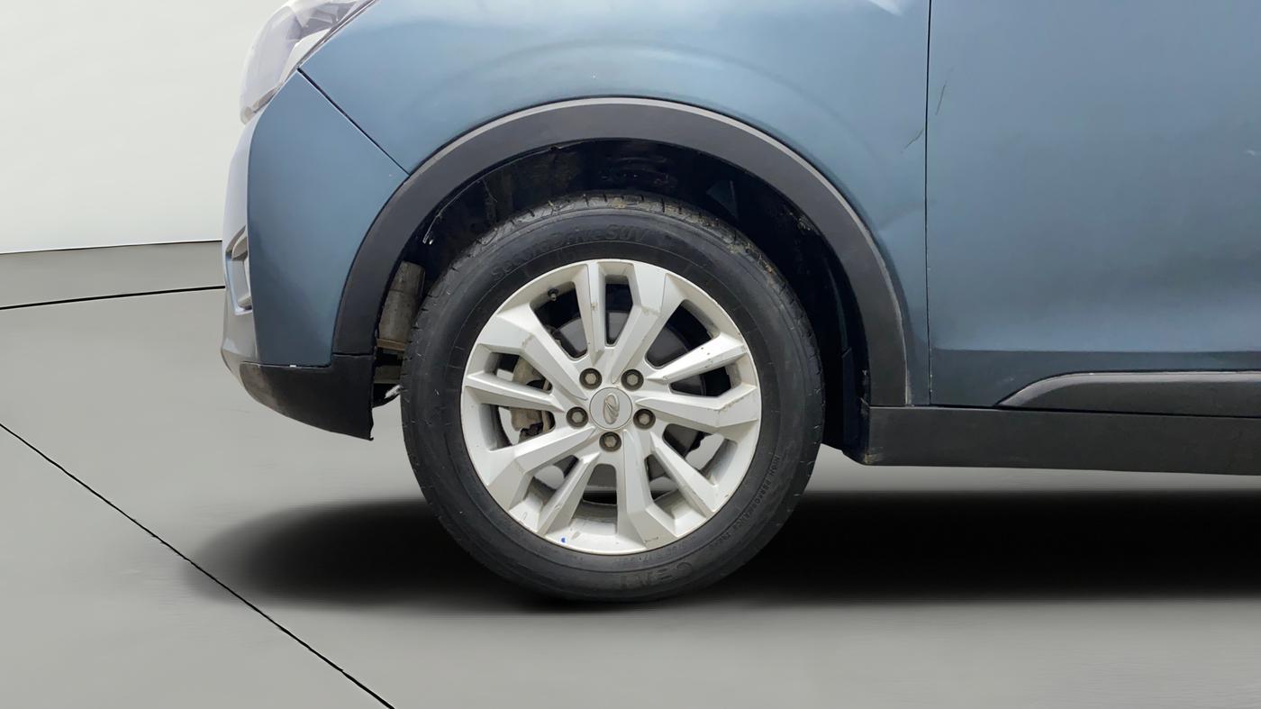 2019 Mahindra XUV300 W8 1.5 DIESEL, Diesel, Manual, 84,136 km, Left Front Wheel