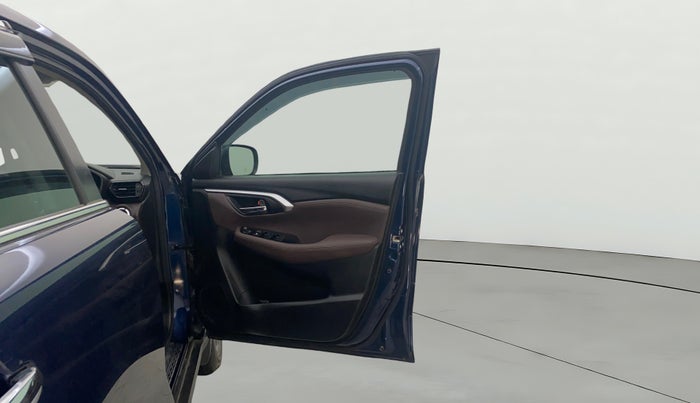 2023 Maruti Grand Vitara ZETA SMART HYBRID, Petrol, Manual, 18,981 km, RHS Front Door