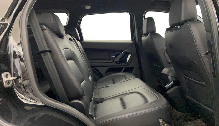 2022 Tata Safari XZ PLUS DARK EDITION, Diesel, Manual, 73,479 km, Right Side Rear Door Cabin