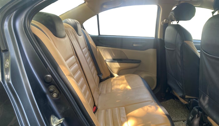 2023 Honda Amaze 1.2L I-VTEC VX, Petrol, Manual, 30,108 km, Right Side Rear Door Cabin