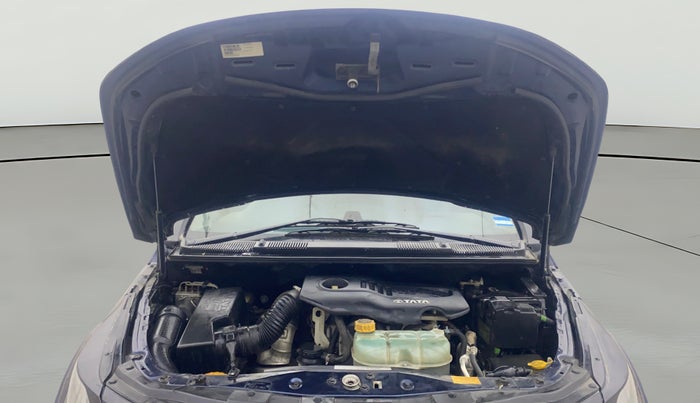 2017 Tata Hexa XT 4X2 7 STR, Diesel, Manual, 89,492 km, Open Bonet