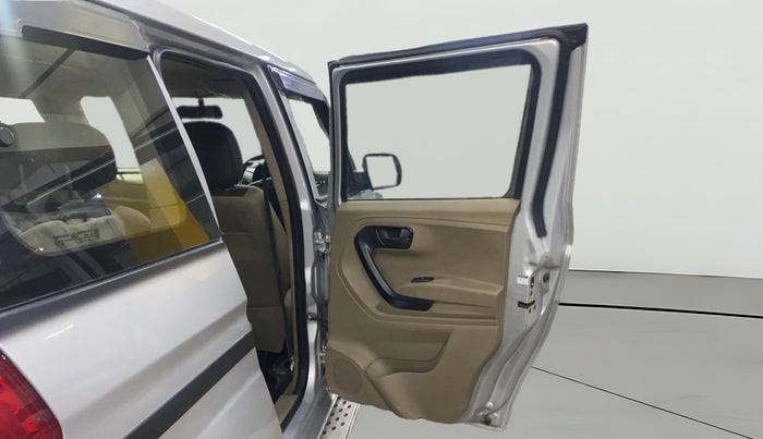 2022 Mahindra BOLERO NEO N 4, Diesel, Manual, 1,02,930 km, RHS Rear Door