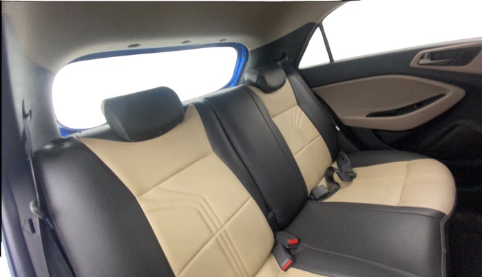 2017 Hyundai Elite i20 ASTA 1.2 (O), Petrol, Manual, 93,097 km, Right Side Rear Door Cabin