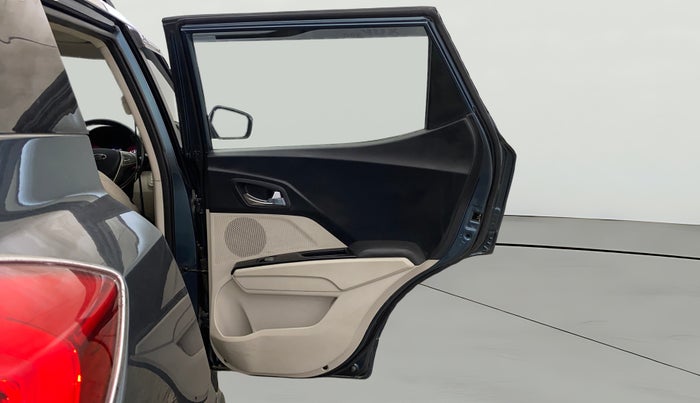 2021 Mahindra XUV300 W8 (O) 1.2 PETROL, Petrol, Manual, 33,153 km, RHS Rear Door